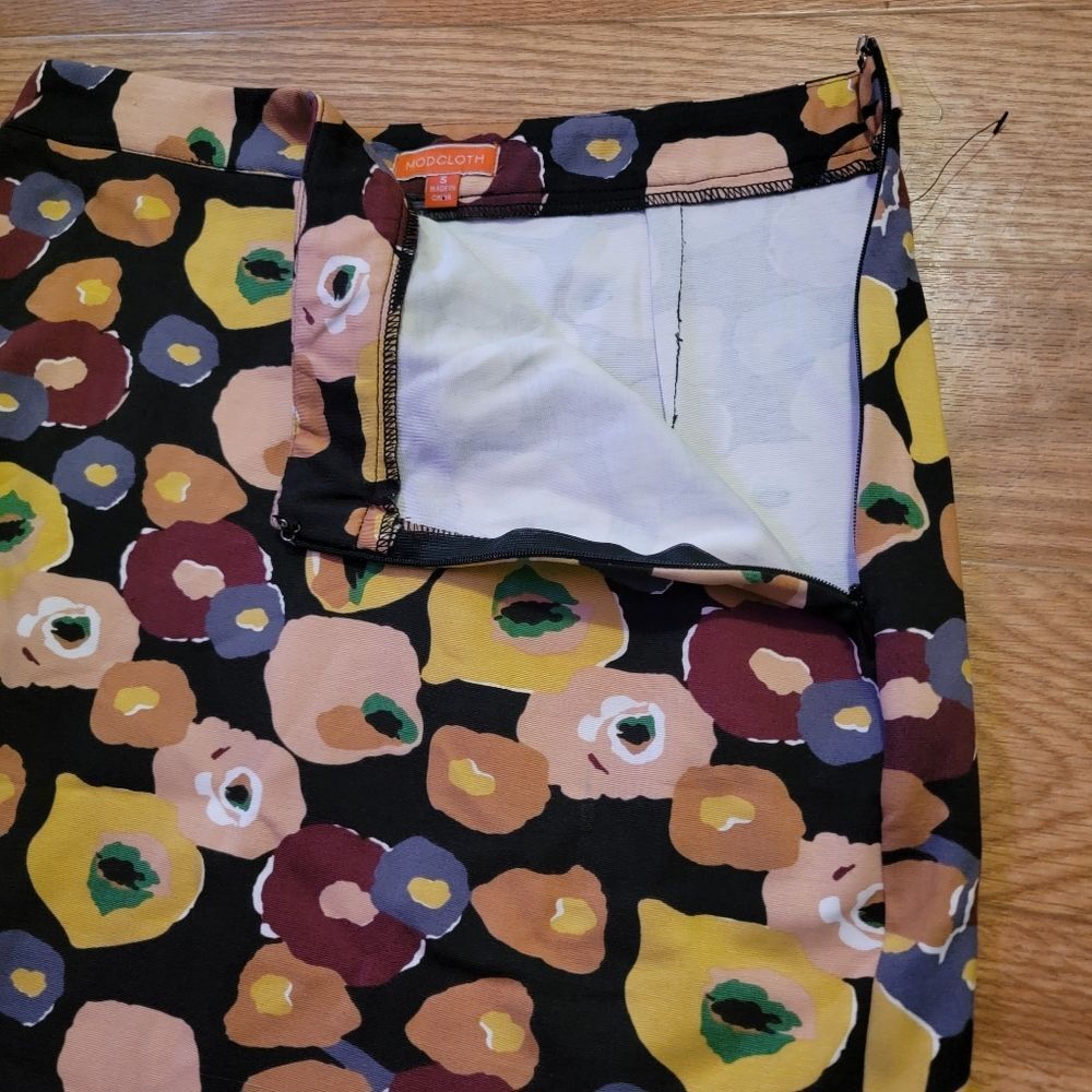 Modcloth Abstract Pencil Skirt - Picture 13 of 13